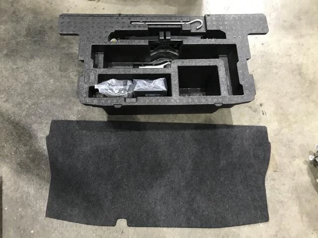DAIHATSU Tanto 2015 DBA-LA600S Toolkit [usato] [PA87627643]