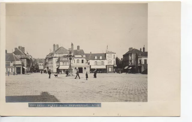 EPERNAY - Marne - CPA 51 - Place de la République carte Photo P. Aubry