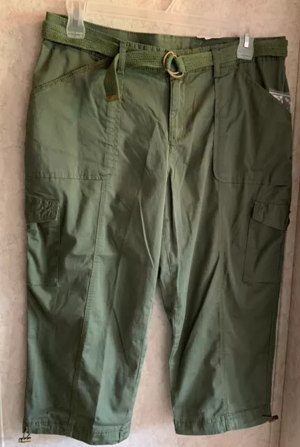 Time and tru hotsell women's cargo capri pants