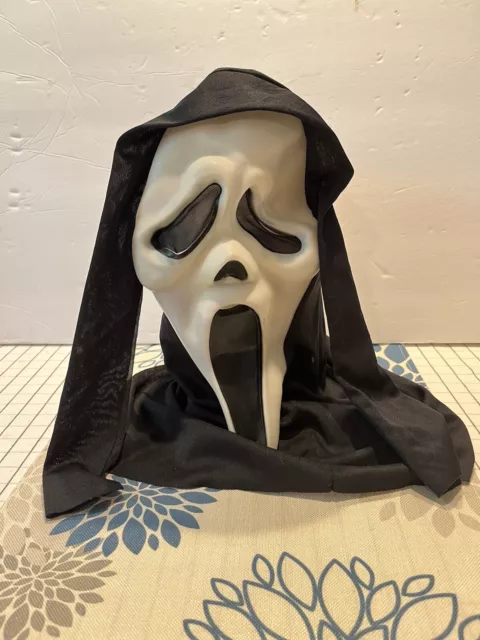 Scream GhostFace Mask Gen 1 Or 2 Glow in the Dark Fun World Div Fantastic Faces
