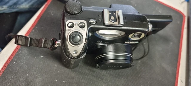 Nikon Coolpix 5000 5MP Compact Digital Camera