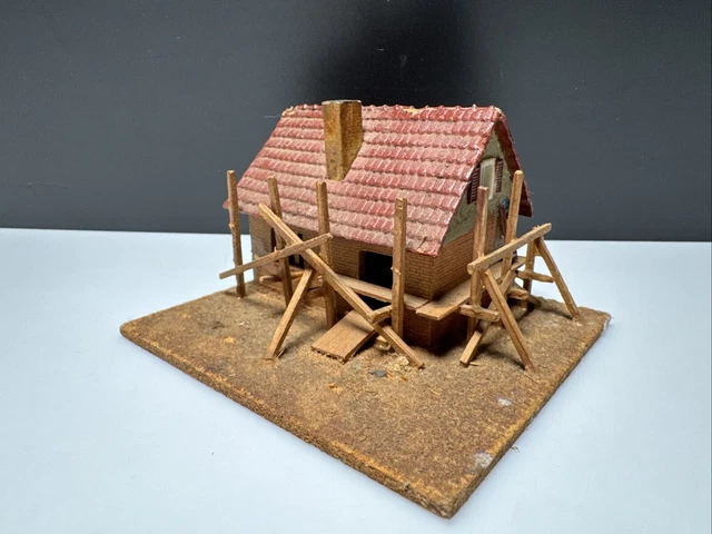 NOCH Siedlungshaus Modellbau - Laser-Cut Gebäude 9,9x12,2x8,9cm Für H0 Eisenbahn