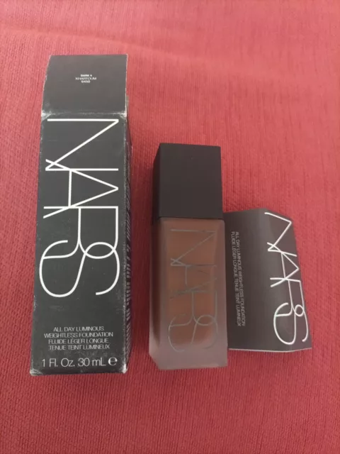 NARS All Day Luminous Weightless Foundation 30ml Dunkel 4 Khartum. Box markiert