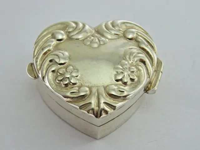 Vintage Hallmarked Sterling Silver Embossed Love Heart Novelty Pill Box
