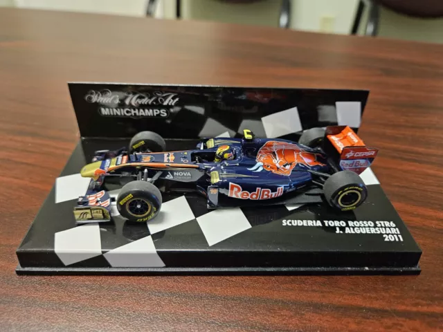 Minichamps 1/43 Scuderia Toro Rosso STR6 J. Alguersuari 2011