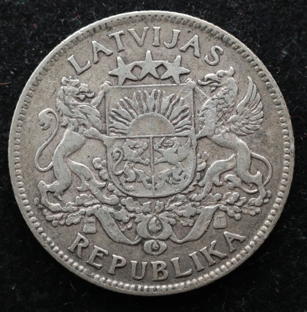 Kappyscoins G7100  Latvia 1924 Silver One Lats  Very Fine
