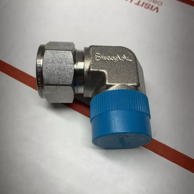 New SWAGELOK 3/4” SS-1210-2-12
