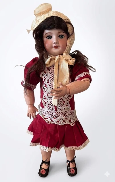 PETIT CHAPERON ROUGE poupée Nancy 2012 célèbre petit chaperon rouge 16