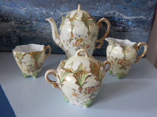 ÉLÉMENTS DE DÎNETTE DE POUPÉE ANCIENNE décor FLORAL PORCELAINE