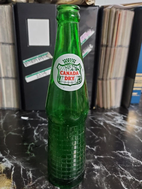 bottle vintage 10oz. Canada Dry