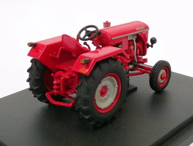 Hachette 1/43 Scale Model Tractor HT080 - 1956 Champion Elan - Red 2