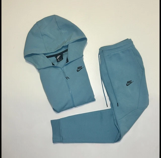 Baby blue nike hotsell tech fleece tracksuit