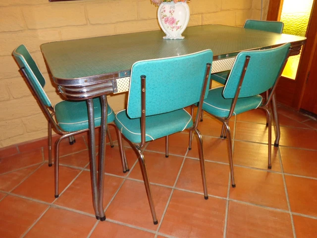 KITCHEN DINING TABLE and matching chairs retro 1950s kitchenette
