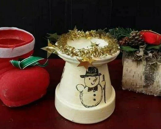 Décoration de Noël en céramique avec motifs vitrail