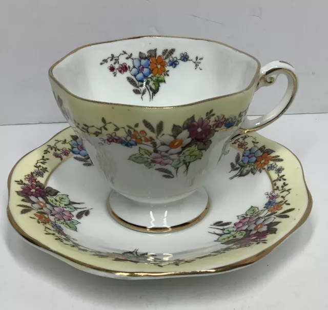 Taza de té y platillo floral vintage EB Foley Bone China
