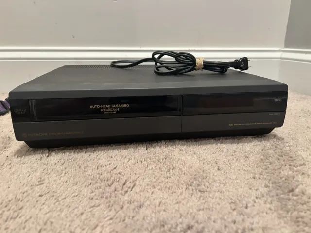 HITACHI VT-F370A VHS VCR Player Recorder *No Remote* Powers On