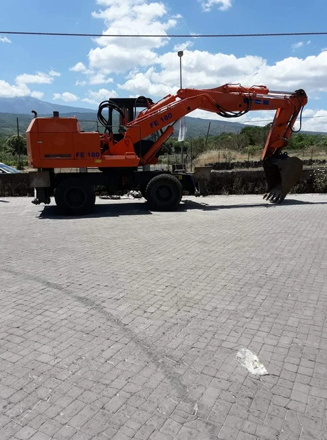 Escavatore Gommato Escavatore Gommato