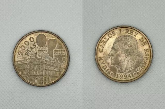Moneda De 2000 Pesetas De Juan Carlos I Del Año 1994 De Plata. S/C. Patina