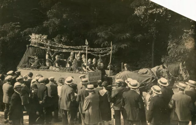 BELGIQUE Carte PHoto défilé Carnaval ? Char Heil Onzekolonie Belgie's Welvaart