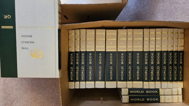 The World Book Encyclopedia 1967 Full Set 20  Books Vintage Nice Cond
