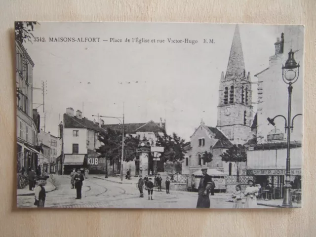 Cpa Houses Alfort (94) Church Square And Victor Hugo Street. Animee