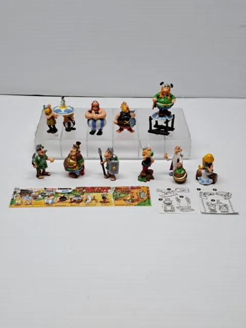 Kinder Surprise 2000 Asterix and the Romans  Set w/papers & plastic case