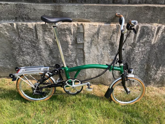 Brompton M6R (C Line Explore) Racing Green with Rack and Dynamo Lights, 2021 Brompton M6R (C Line Explore) Racing Green with Rack and Dynamo Lights, 2021