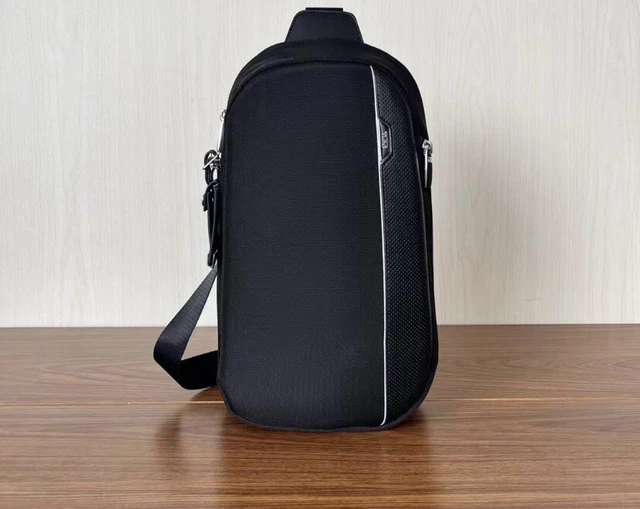 Tumi Arrive 3 Martin Sling $525 25503010 Black 117331-1041
