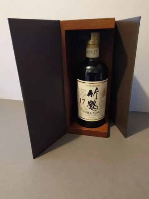 WHISKY NIKKA TAKETSURU 17 ANS D’AGE 70 CL 43° COFFRET BOIS Fabriqué au Japon