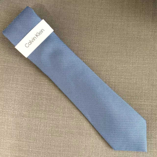 Calvin Klein Men's Neck Tie Solid Chevron Blue Silk Blend MSRP $69.50
