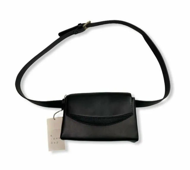 Women's Magnetic Closure Fanny Pack, Fits 2-18 Sizes - A New Day - Black