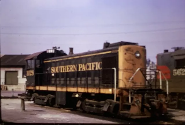 Vtg 35mm Slide Southern Pacific Train Yard Engine #1028 Original Ektachrome