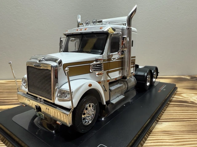 Camion Freightliner Coronado 2012 1/43° Ixo – Les Miniatures