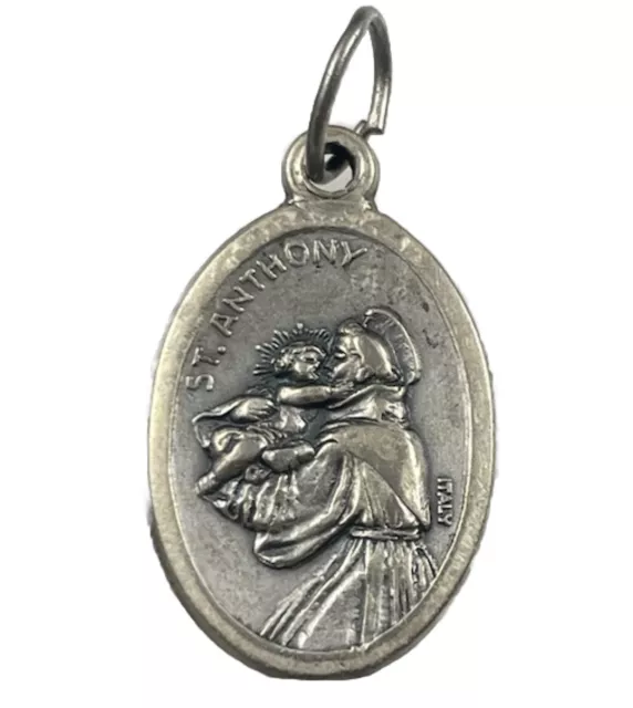 Medalla religiosa católica vintage en tono plateado de San Antonio y San Francisco