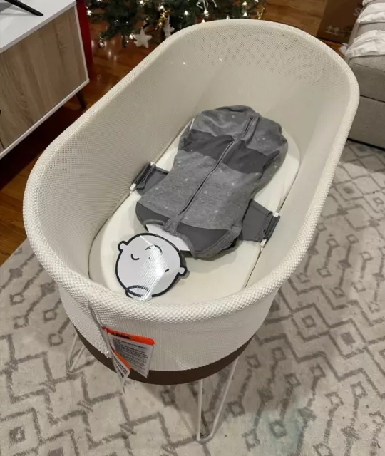 Happiest Baby Snoo Smart Sleeper Bassinet with Free Sheets and Swaddles! Happiest Baby Snoo Smart Sleeper Bassinet with Free Sheets and Swaddles!