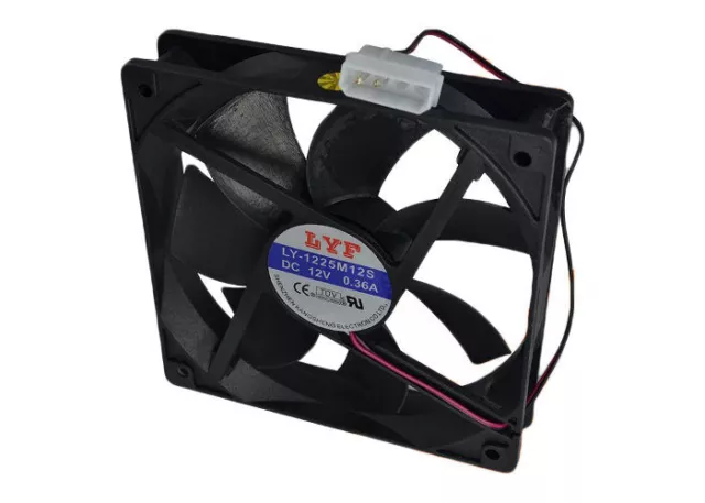 Ventilador silencioso LinQ para PC DE 12 CM 12V Color Negro