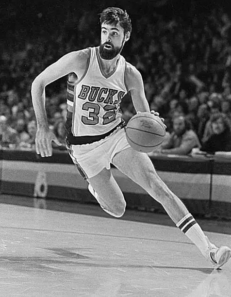 Brian Winters Of The Milwaukee Bucks 1970s Old Basketball Photo