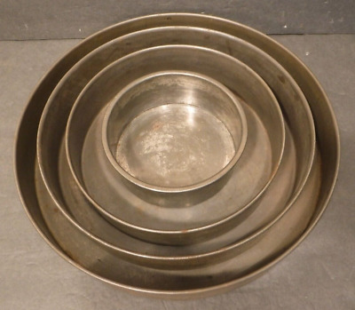 Vintage Lot Of Four Round Metal Cake Pans Set Of 4-Pieces 5" To 12" Diameter