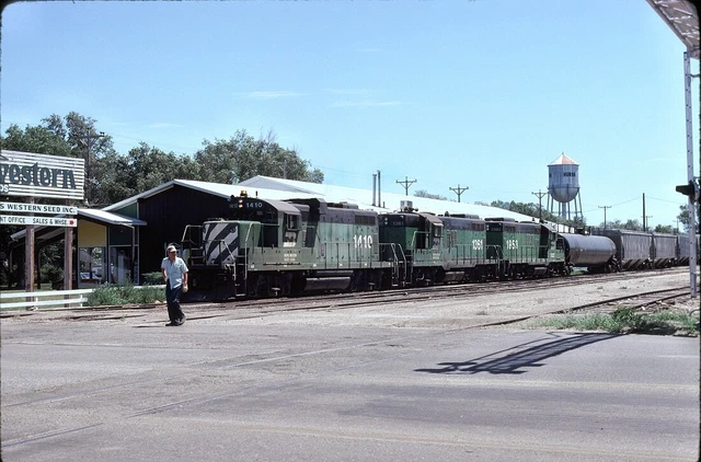 Burlington Northern (BN) - GP10 - #1410 - Original 35mm Slide