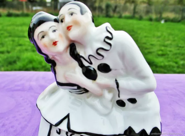 Figurine bonbonniere ancienne Porcelaine Pierrot et Colombine France Antique bon