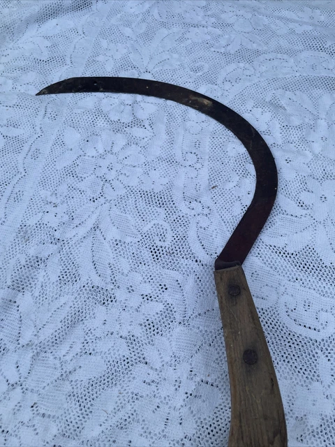 Vintage Scythe Sickle Grass Hook Cutting Blade Primitive Farm Tool -