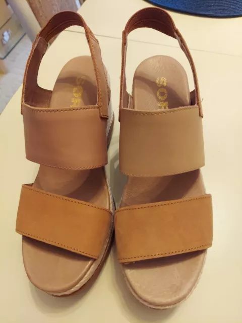 Sorel Wedge Sandle Platform Tan Size 6.5 M Slip On