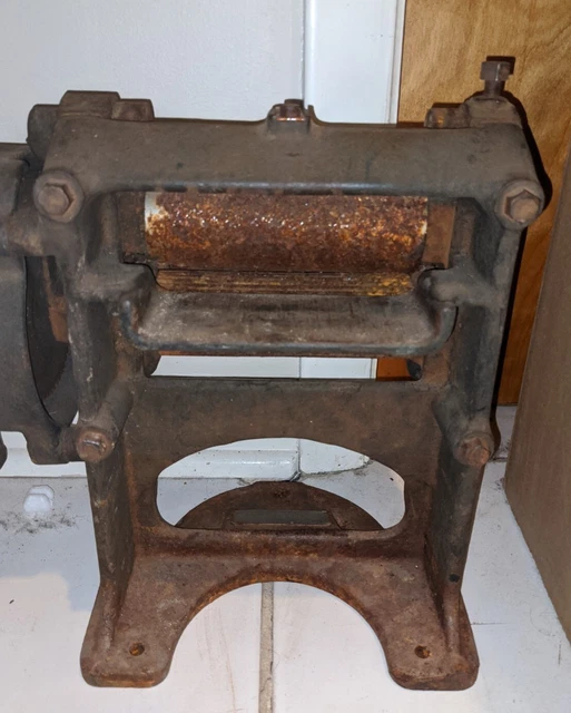 United Shoe Repairing Machine Company Boston Sole Leather Splitting Model A 2