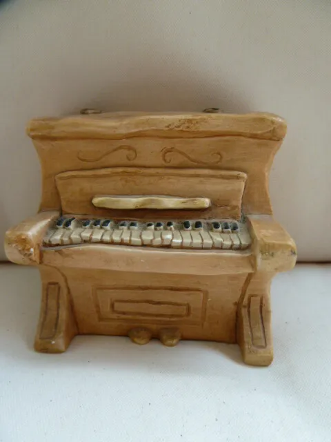 Pendelfin Hand Painted Stonecraft Piano