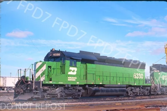 ORIGINAL SLIDE BRANDNEU Burlington Northern SD40-2 CAT Powered 6330; Cicero, IL; Oktober 1991