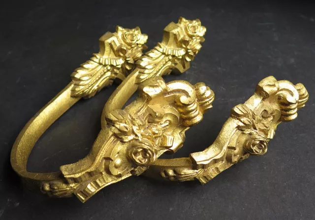 A LARGE PAIR OF  FRENCH 19th CENTURY GILT CURTAIN TIE BACKS, CLASSICAL STYLE