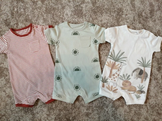 Grande pacchetto di abiti e vestiti per bambino ~ età 0-3 mesi 10