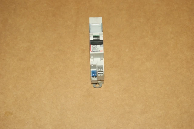 1 Legrand Disjoncteur Réf: 406784  auto 2P 230V~ 20A - courbe C