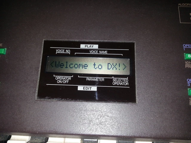 Synthétiseur Yamaha DX27 en très bon état de fonctionnement 3