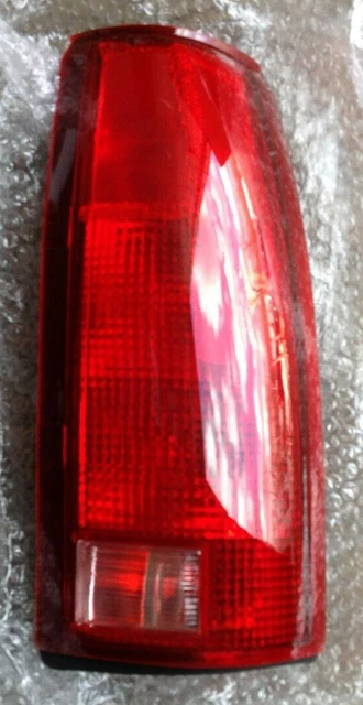 Eagle Eyes GM327-U000L Driver Side Rear Tail Lamp For Chevy Colorado & GMC Canyon (2004-2009) - View #10